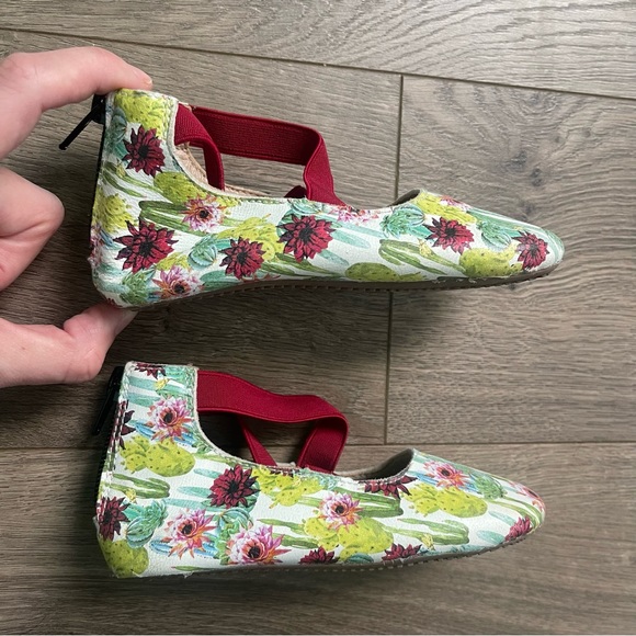 Monkey Feet Cactus Floral 2-3y Ballet Flats - Picture 4 of 10